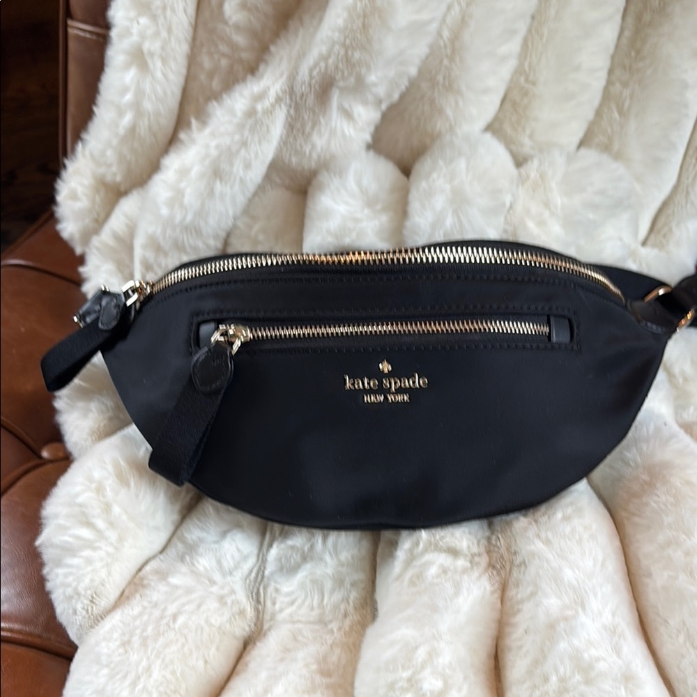 Kate Spade Black Crossbody Bag Sleek Minimalist Design